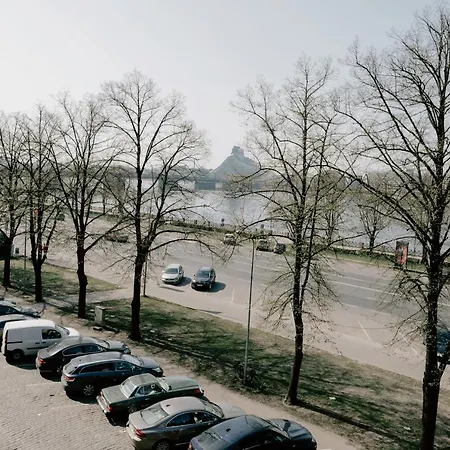 Heart Of Old Town - Riverside View *