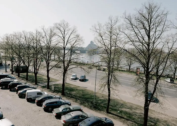 Heart Of Old Town - Riverside View *